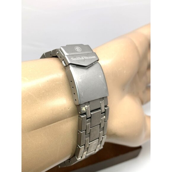 Smith & Wesson Titanium Men's Watch Blue Dial Date Quartz Chronograph 39mm - Picture 10 of 14